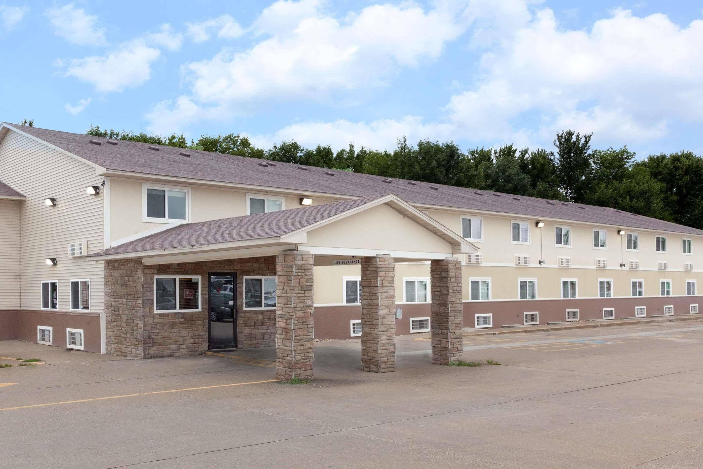 Super 8 By Wyndham Fort Madison Zewnętrze zdjęcie