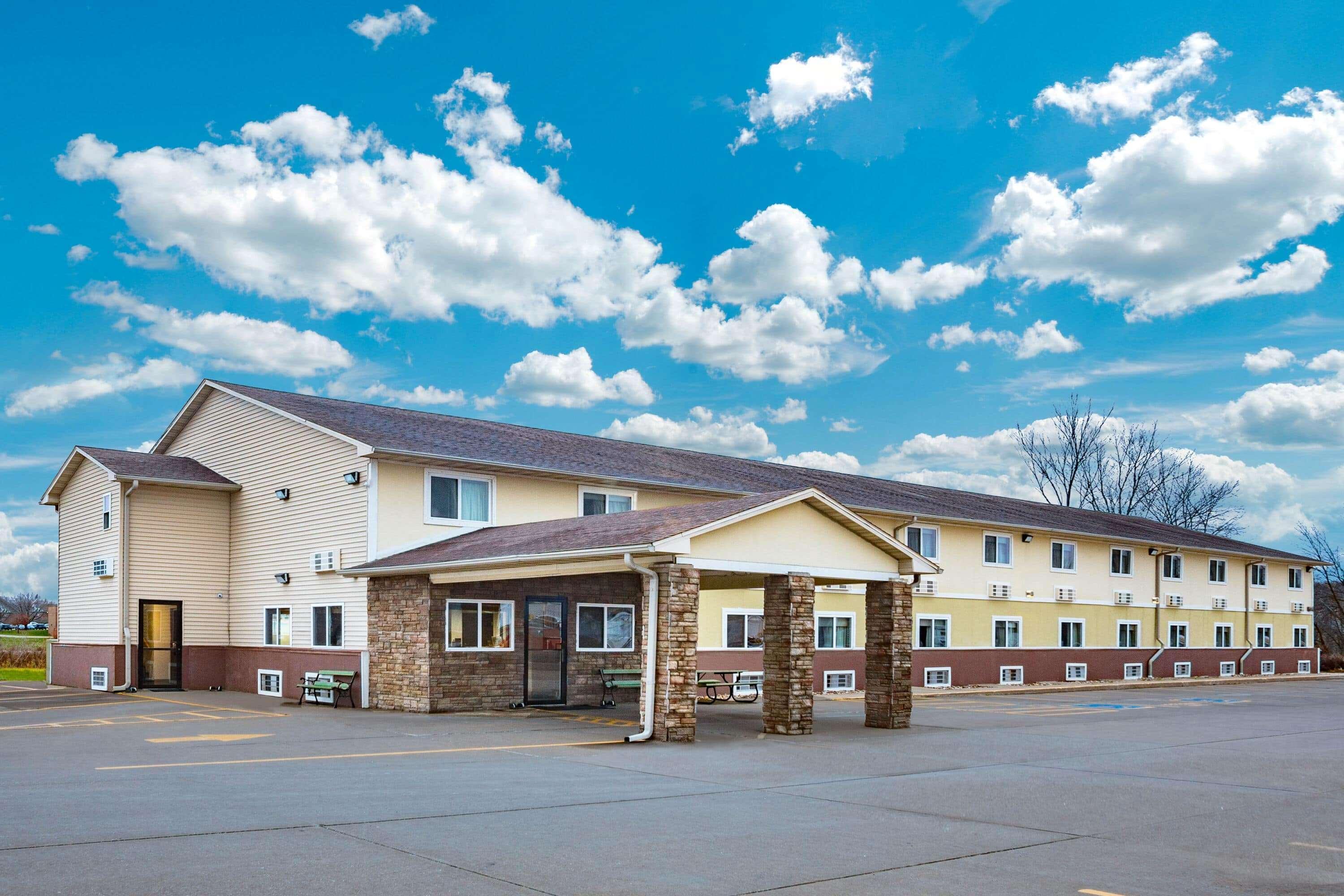 Super 8 By Wyndham Fort Madison Zewnętrze zdjęcie