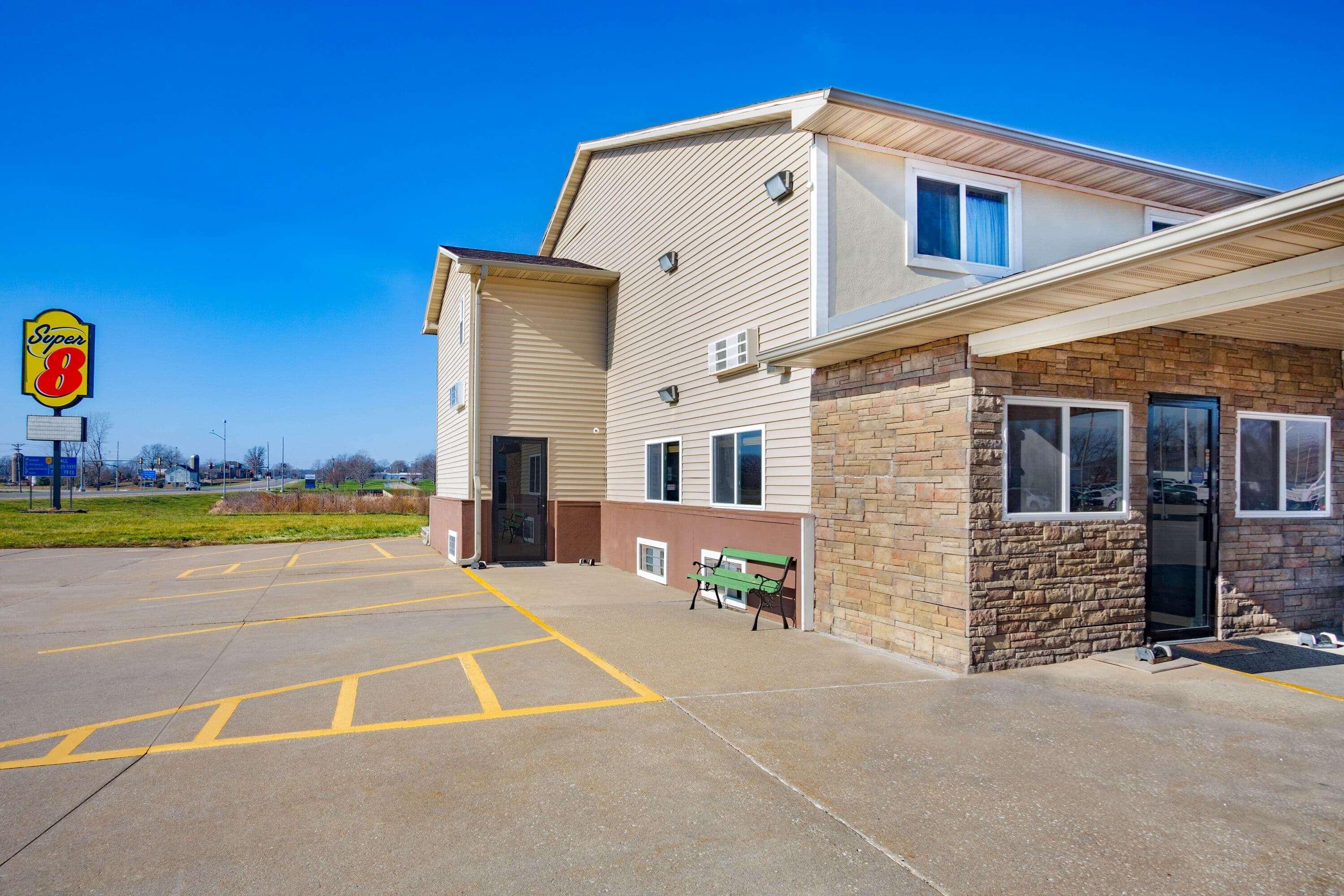 Super 8 By Wyndham Fort Madison Zewnętrze zdjęcie